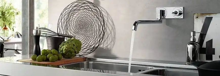 Robinets pour la cuisine à muraux