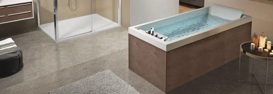 Baignoire avec hydromassage