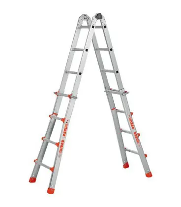 Echelle telescopique. Echelons 4x4 a grand debit avec articulation a triple point d‘ancrage